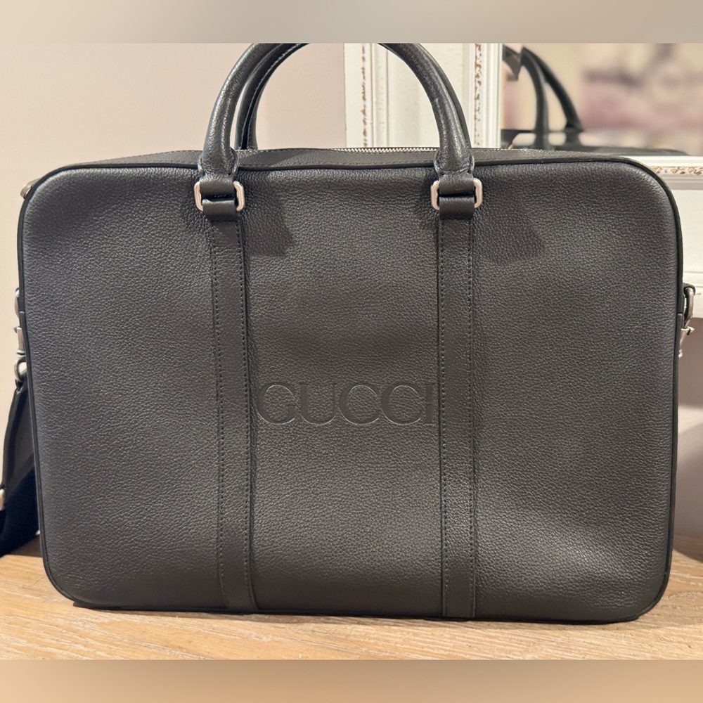 Gucci Black Leather Briefcase with Structured Design